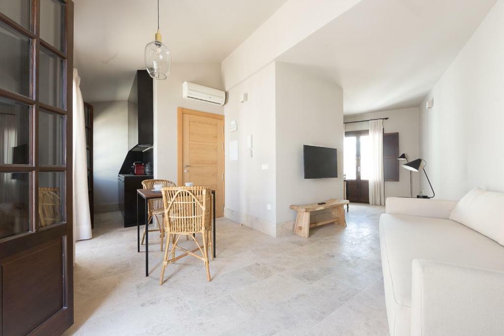 Chacon Apartments & Suites Estepona Dış mekan fotoğraf