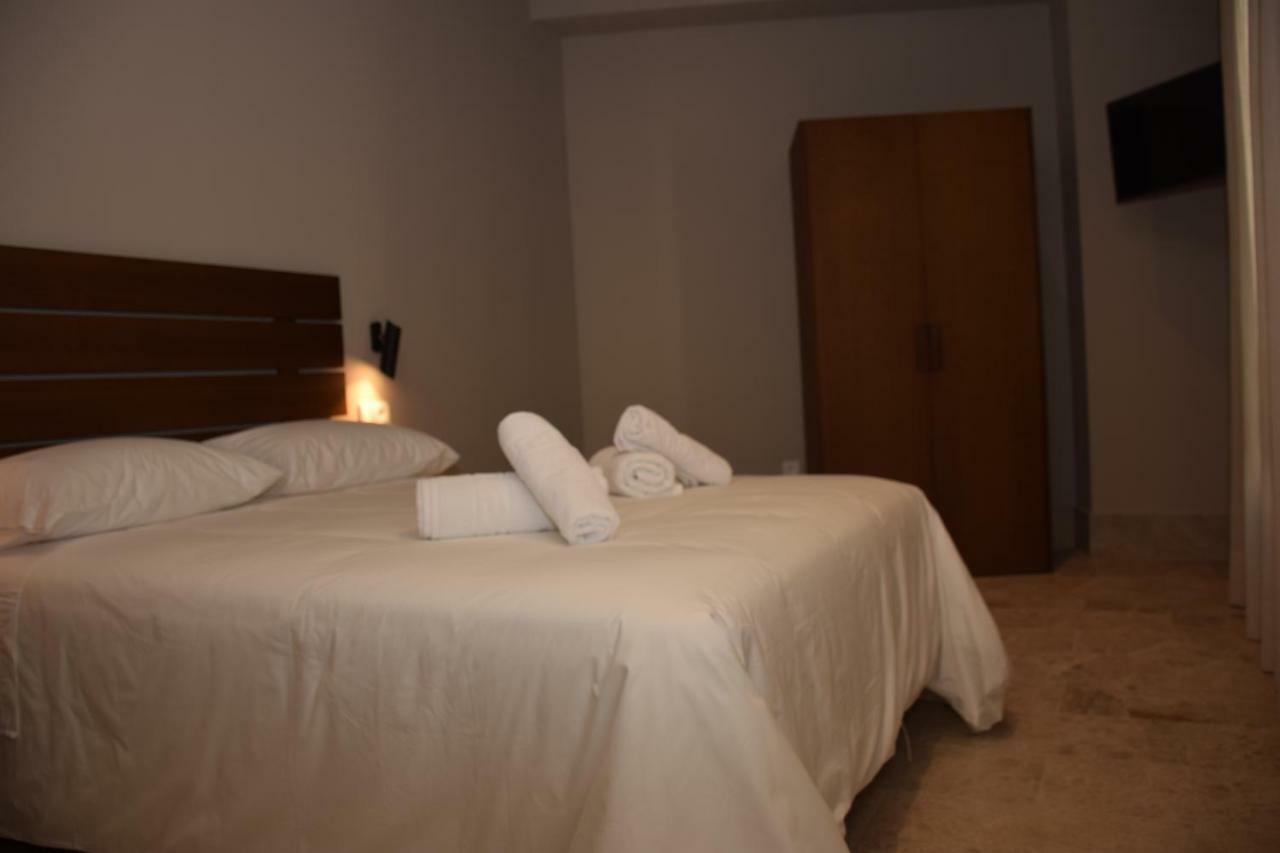 Chacon Apartments & Suites Estepona Dış mekan fotoğraf